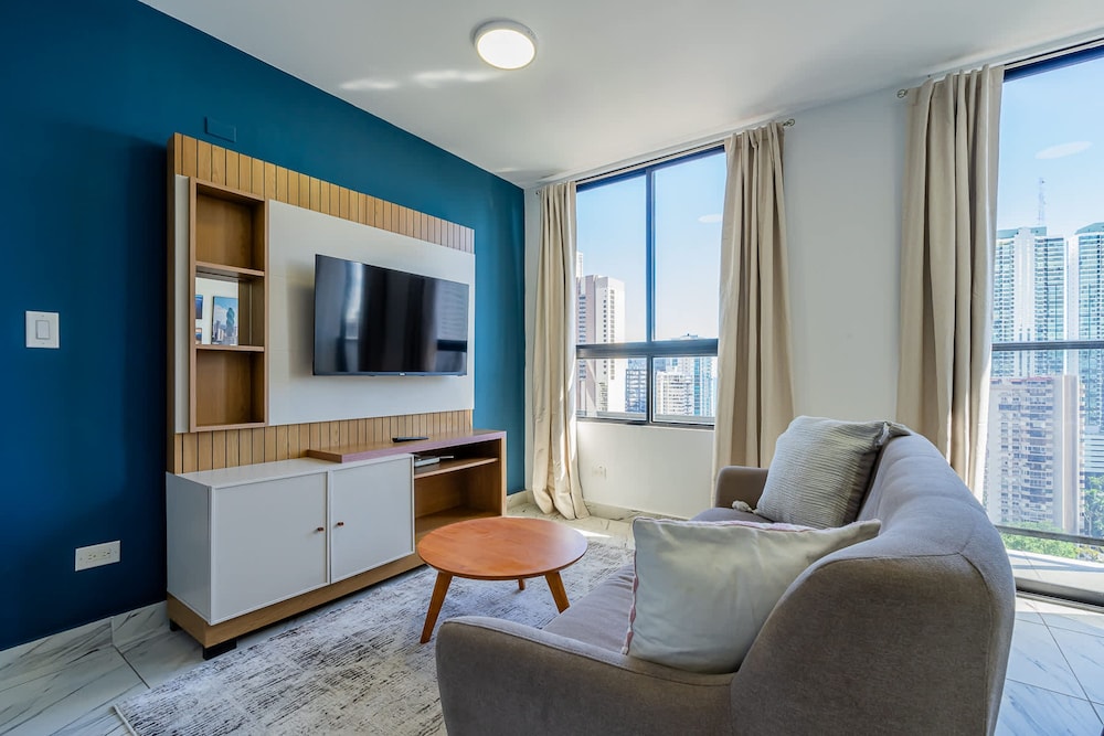w Comfy 1BR w Great View in Calle 50