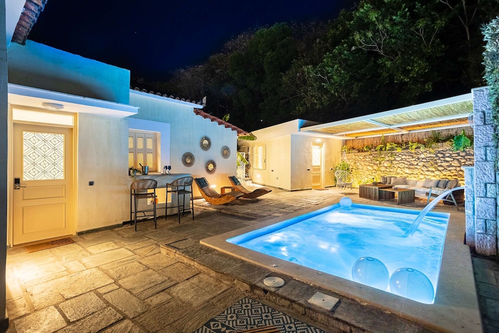 The Secret Garden - Courtyard Private Pool Villa