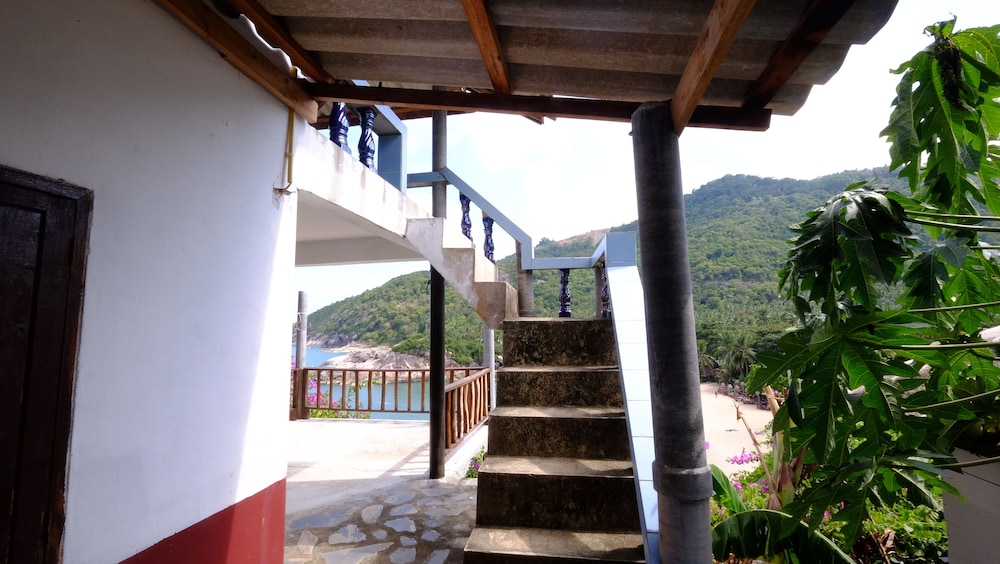 Silver Cliff Bungalows view 3