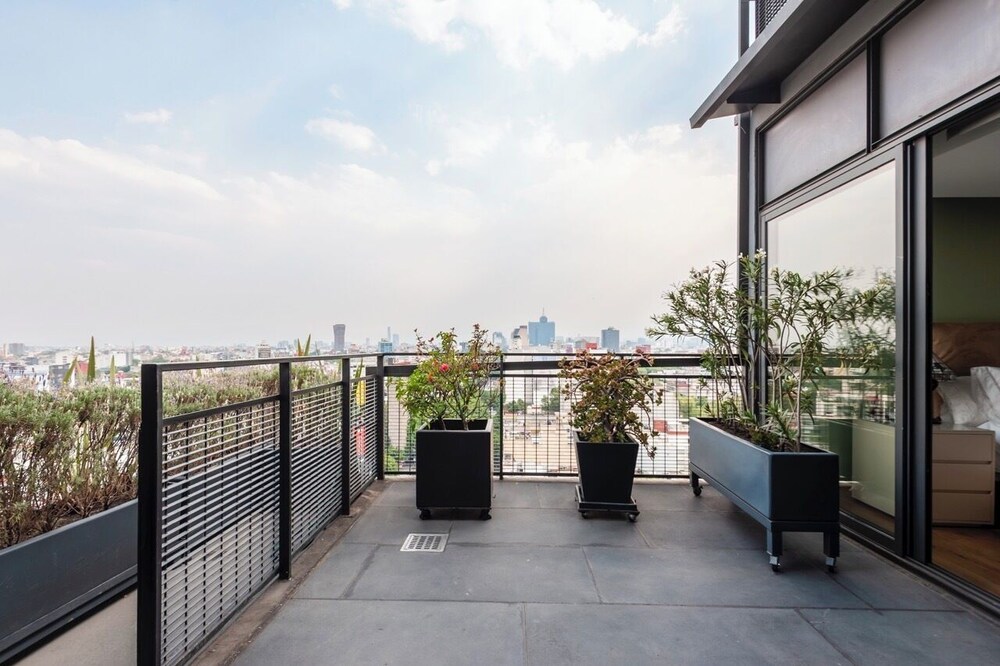 319-PH Luxury 3BR Duplex PH photo 4