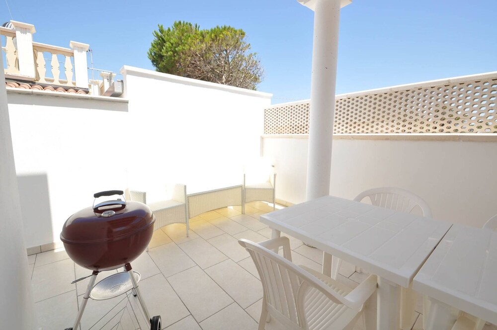 Villa Sacher Sleeps 12 Just 100 Metres From the sea