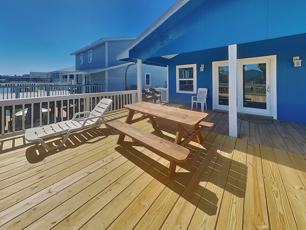 Bayview Cottage by Ryson Vacation Rentals