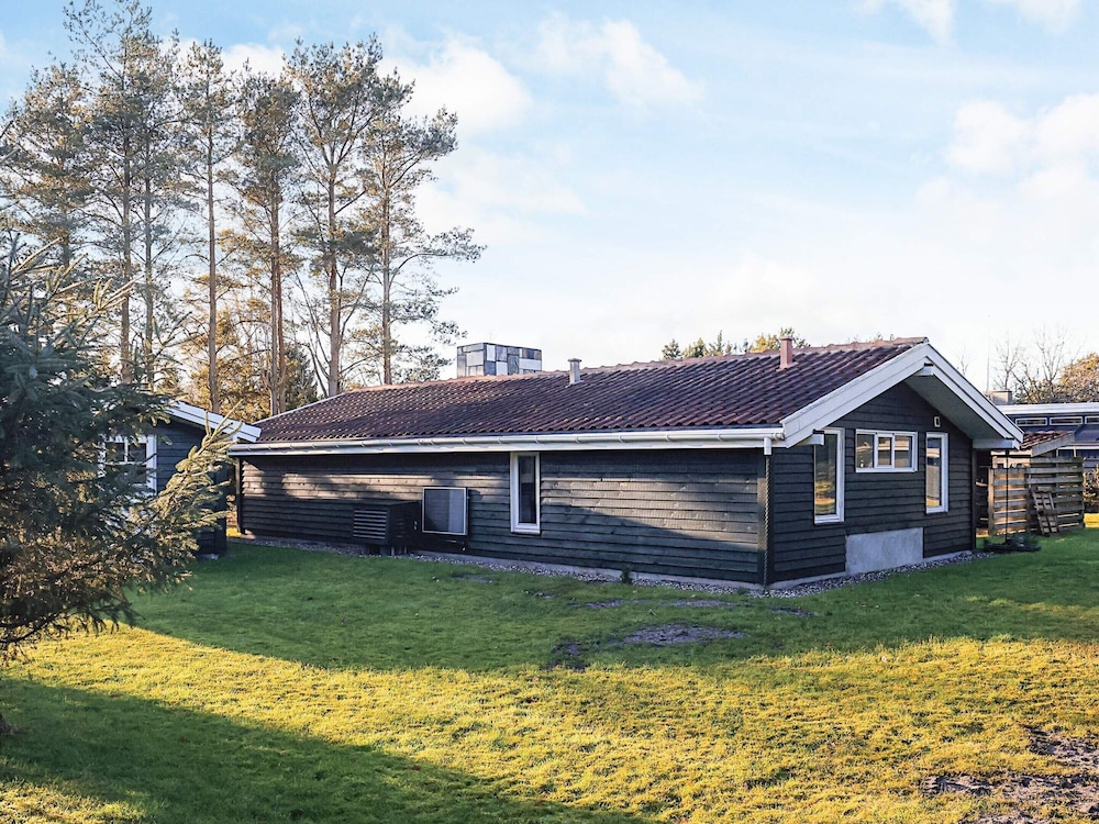 4 Star Holiday Home in Hals