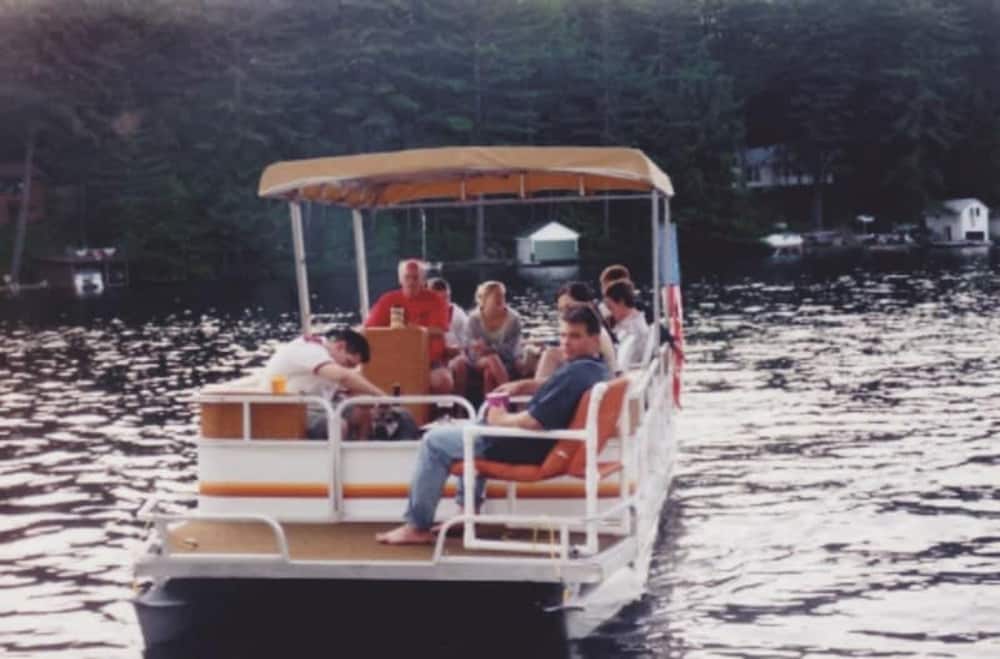 Island Waterfront w Pontoon Boat Hottub Dogs Lv