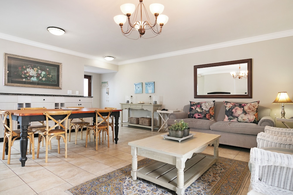 Winelands Golf Lodges at De Zalze