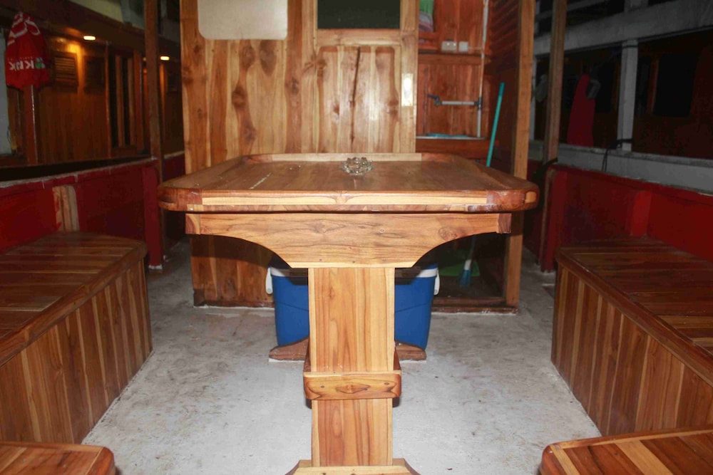 Boat Charter KM.Caroline