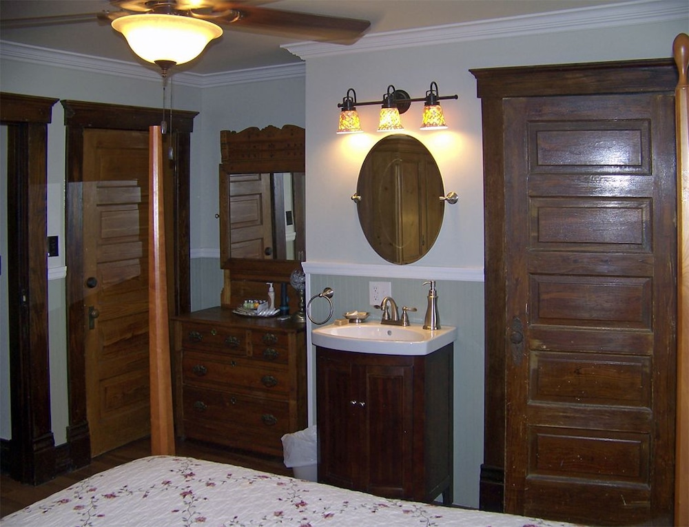 River House Lodge
