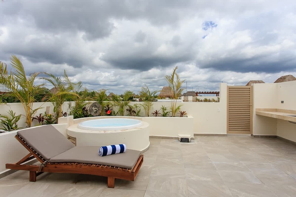 Aldea Zama Penthouse w Private Rooftop Jacuzzi