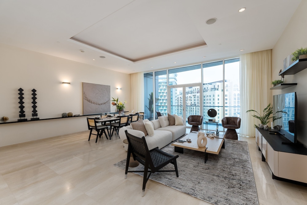 Stunning 3BR at the Palm w Beach Access