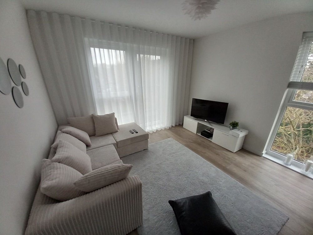Room-charming Loughton Apartment With Ba