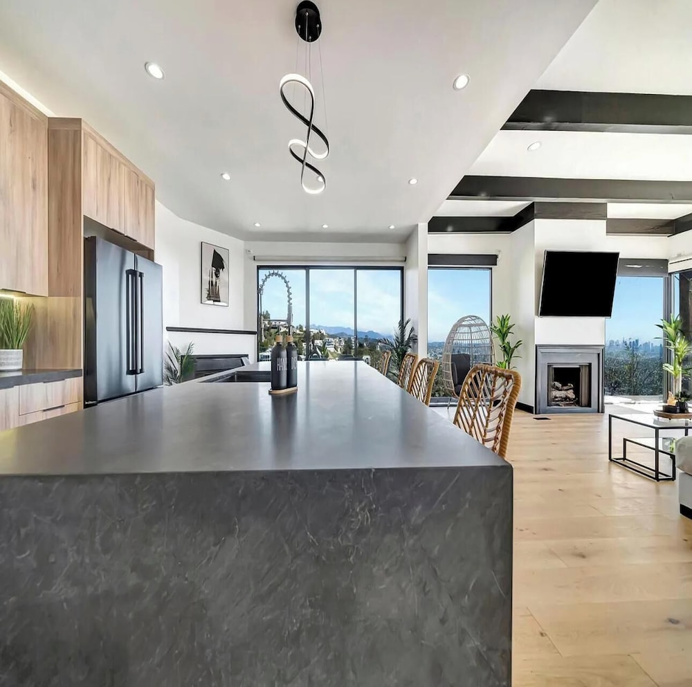 Skyview Estate - Stylish Hollywood Hideaway With Sweeping City Views