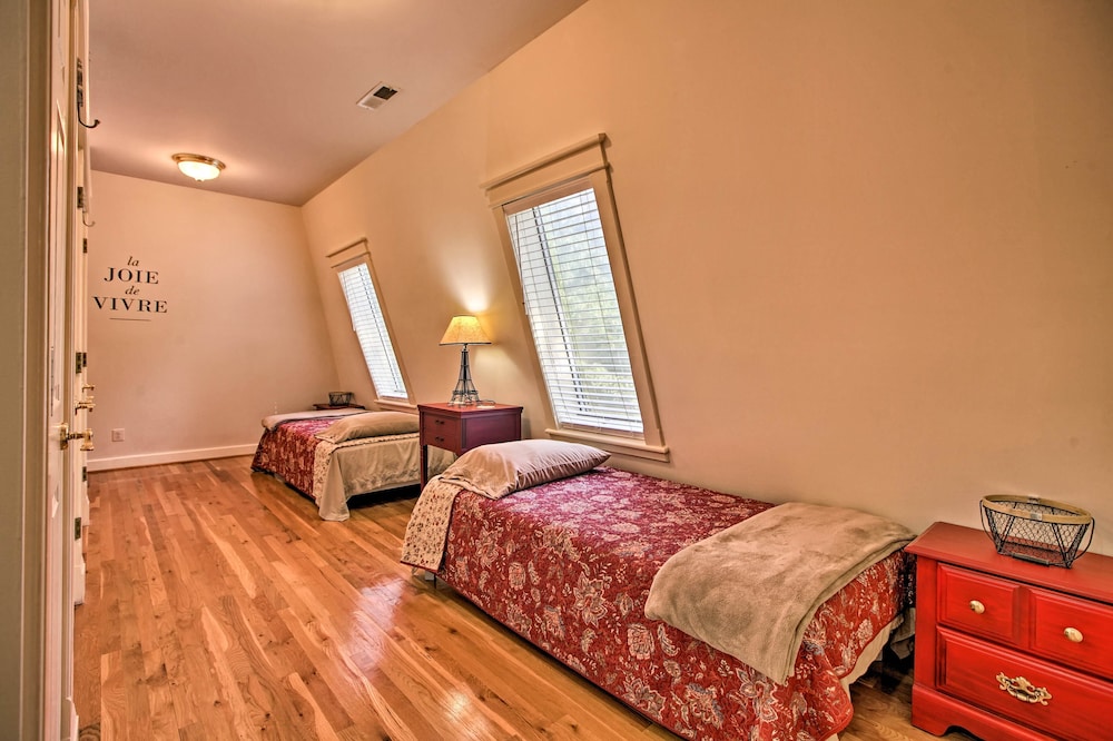 Spacious Mcgaheysville Family Retreat w/ Game Room view 2