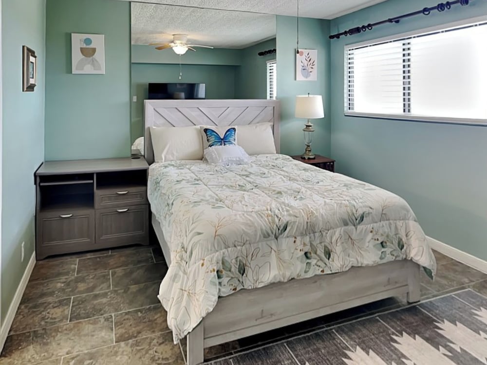 Sunny Sands by Ryson Vacation Rentals