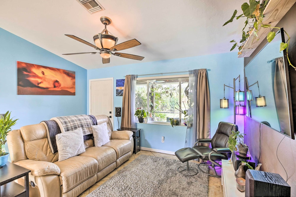 Updated Fort Myers Escape w/ Screened Lanai!