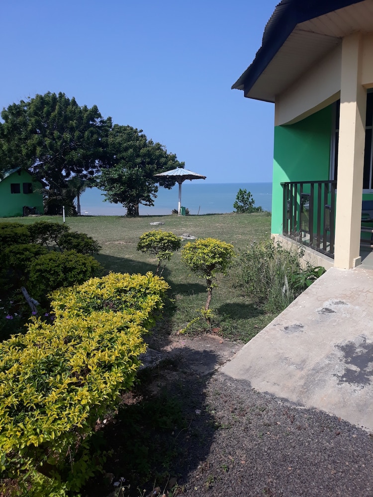 Abuesi Beach Resort
