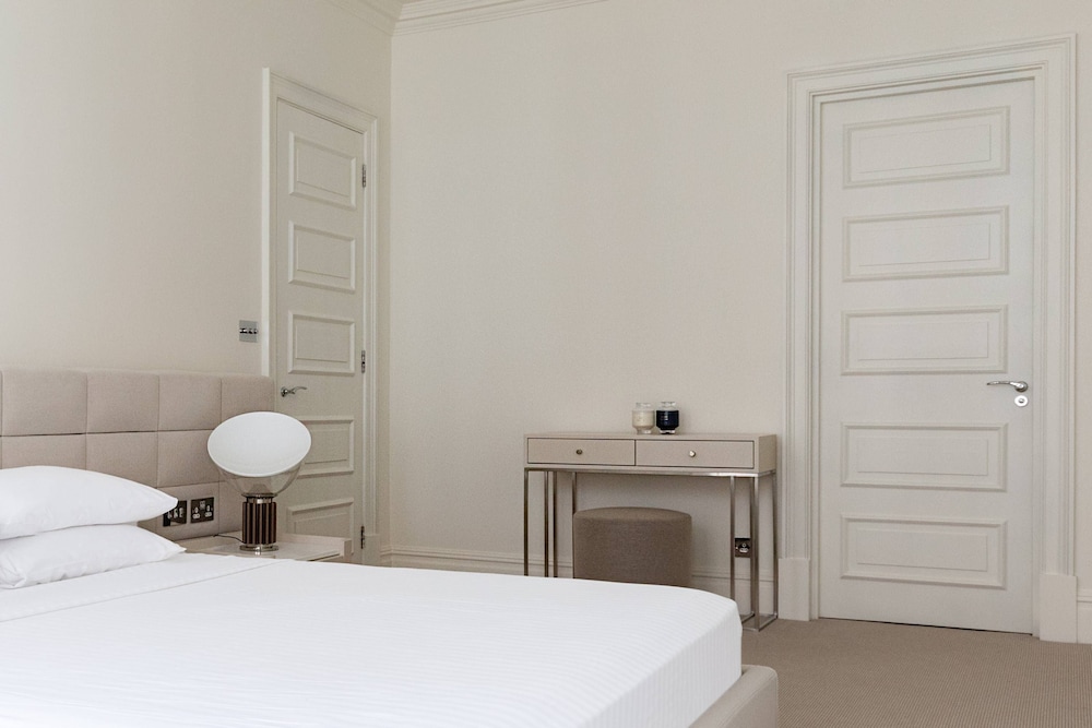 Sloane Court East VI by Onefinestay