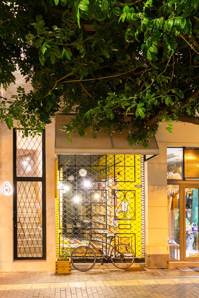 Chandakos 8 Design Apartments