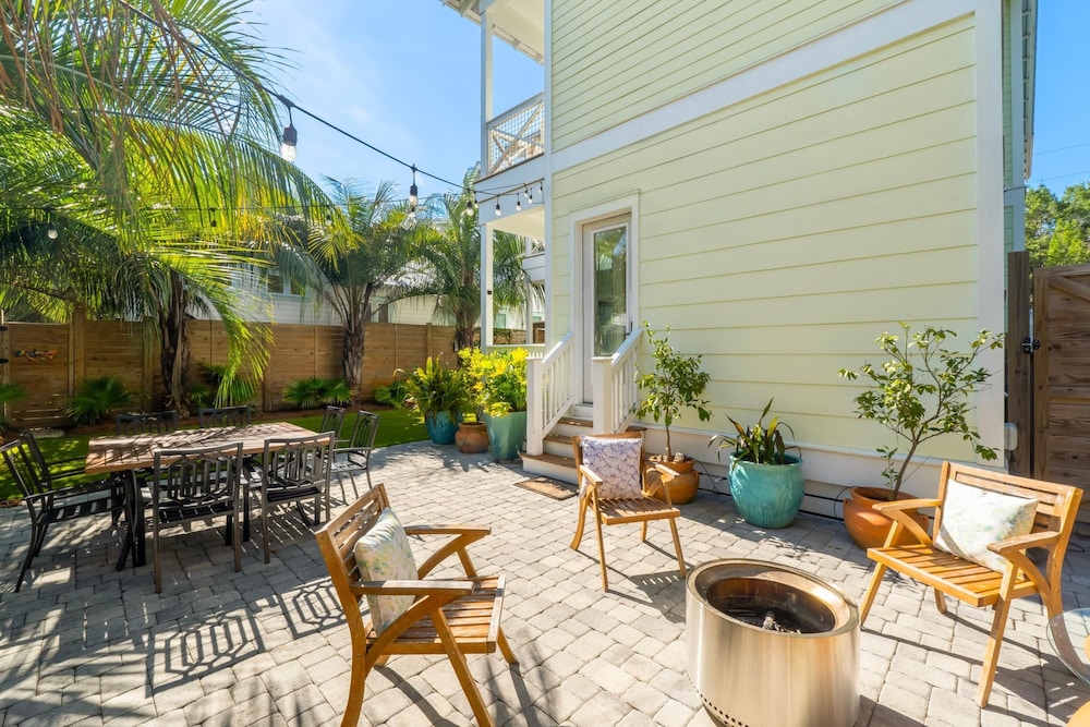 30A Beach House - Under the Palms