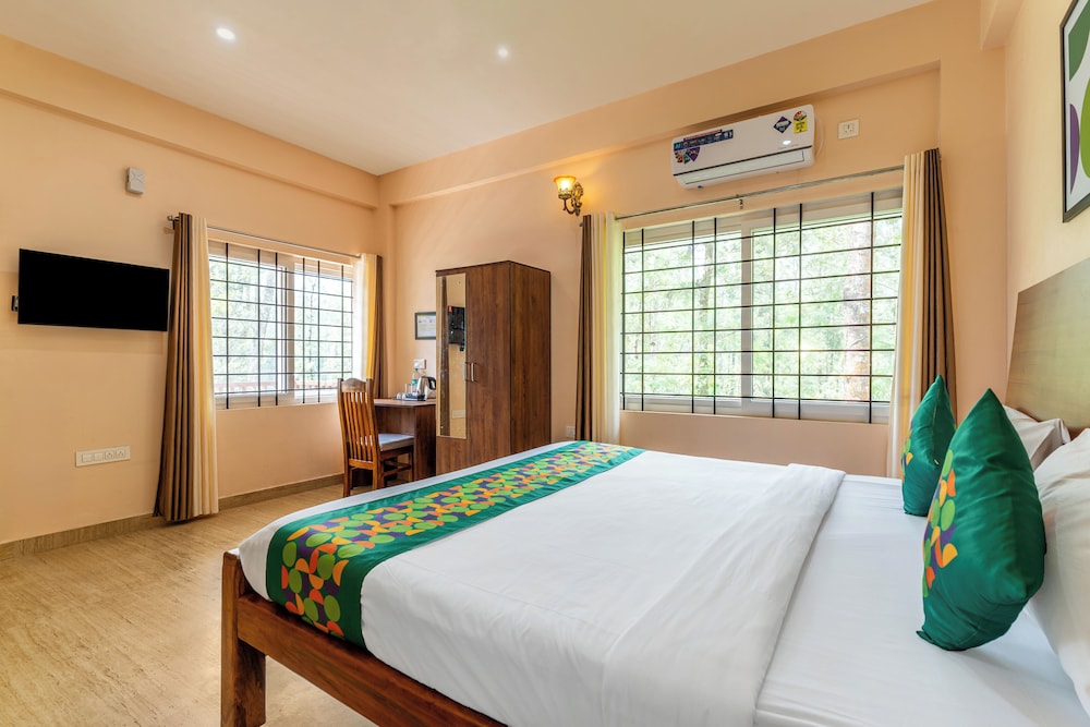 Treebo Arabica Valley-Coffee Plantation Retreat
