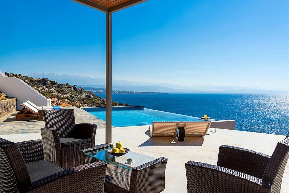 Tersanas Villas