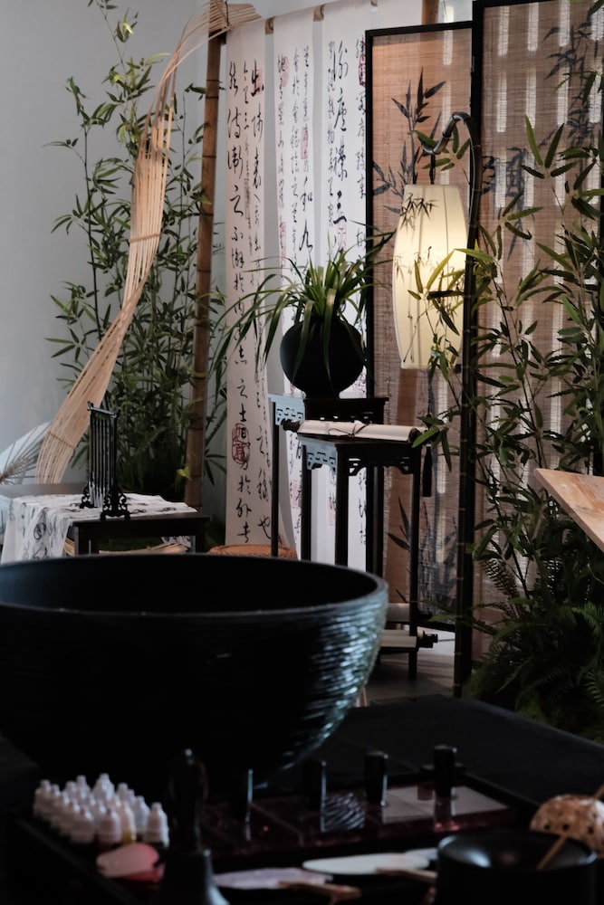 Miyue Shenzhen Tianlu Secret Wild Wizard Holiday Hotel