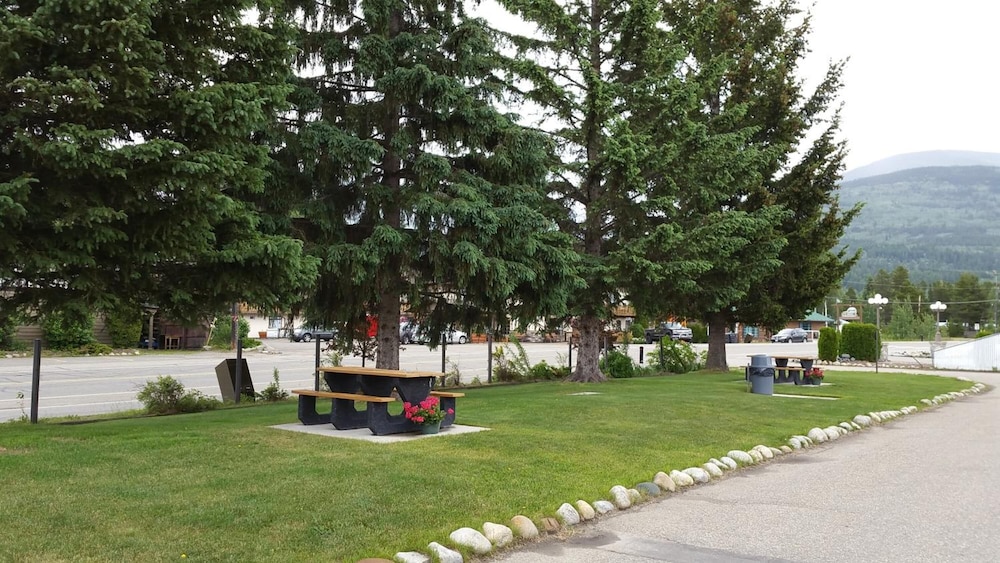 Yellowhead Motel