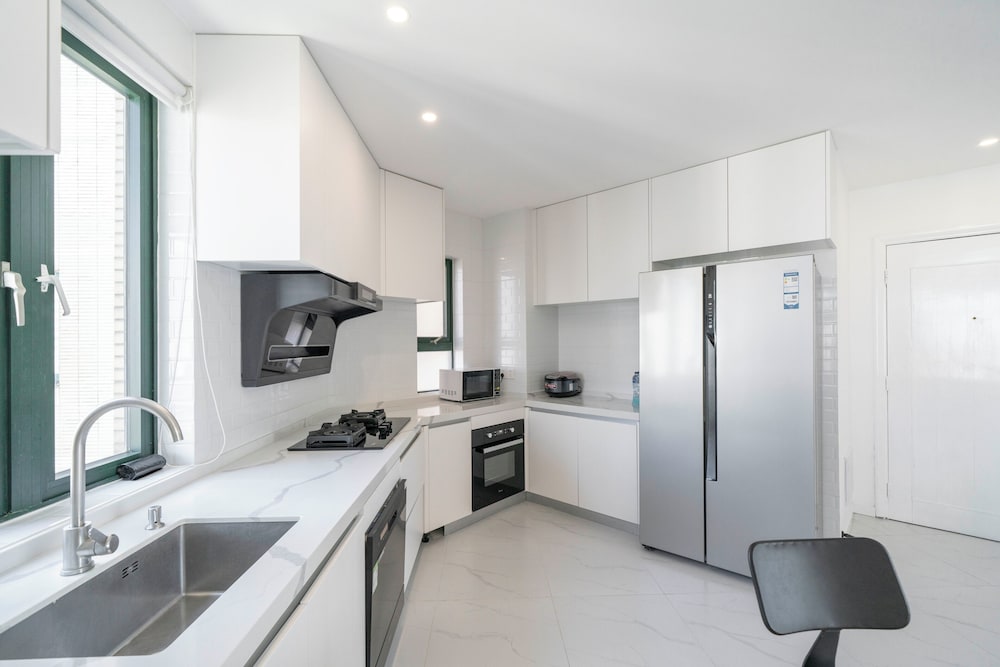 Tyms Elegant 4BR 2BA Apt Xujiahui Malls