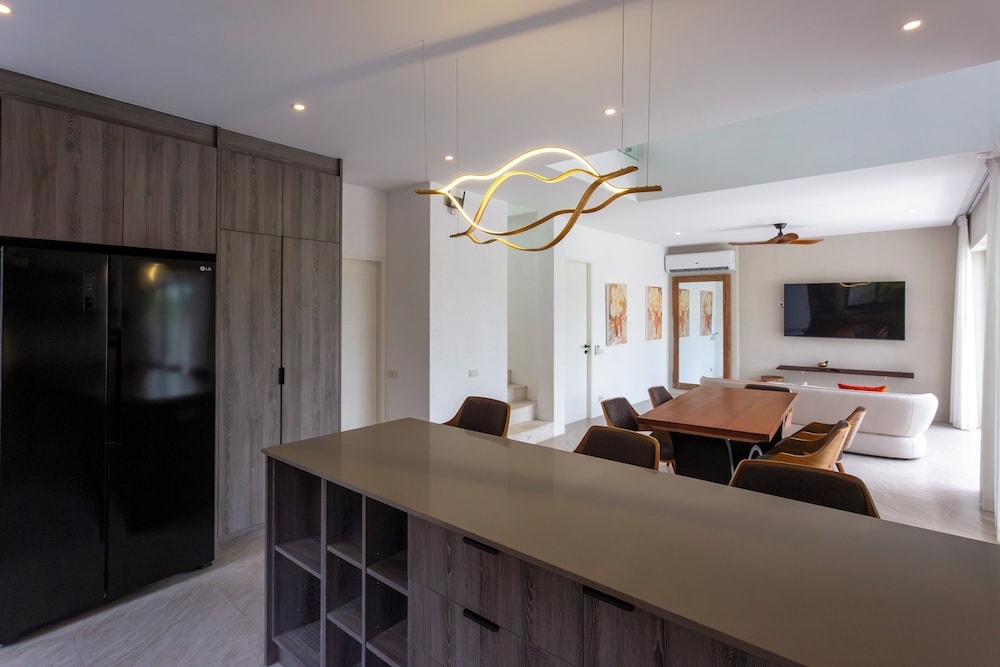 Family PoolVilla Near the Pier V266