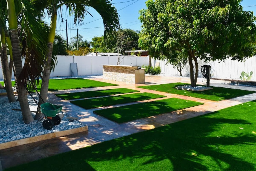 Iconic 3BD Home Mins From the Beach Pompano FL