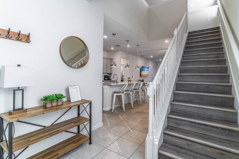 3285 Windsor Island