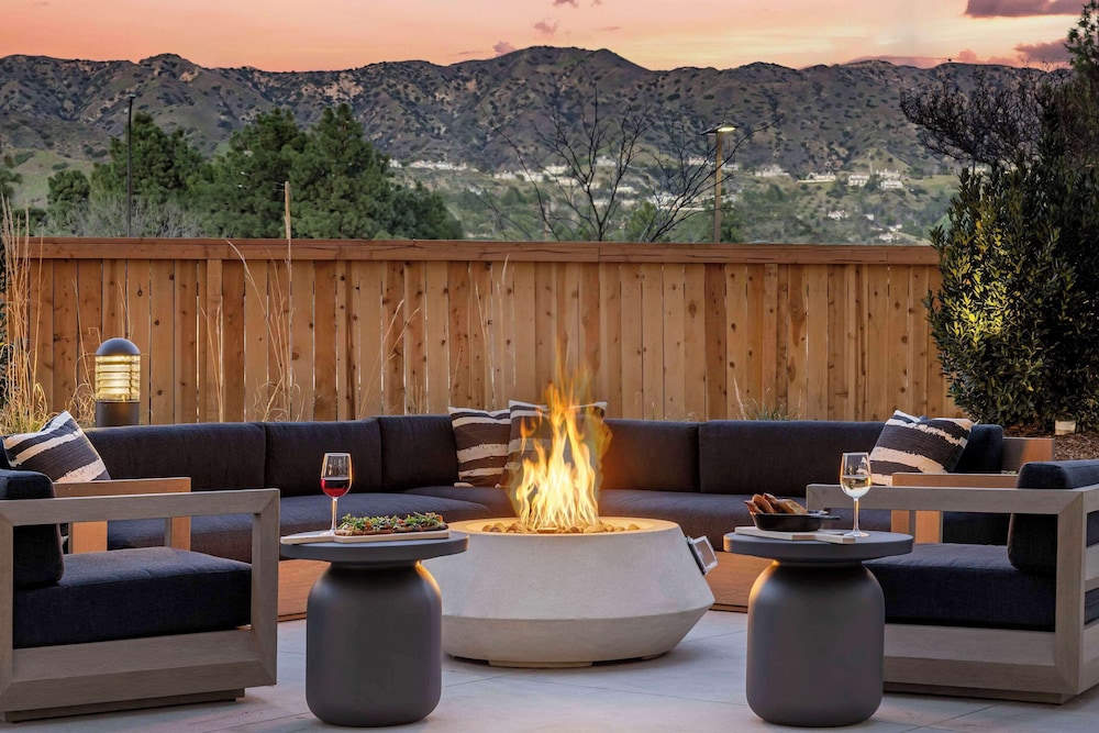 Burbank Vacations - Cambria Hotel Burbank Airport - Property Image 33