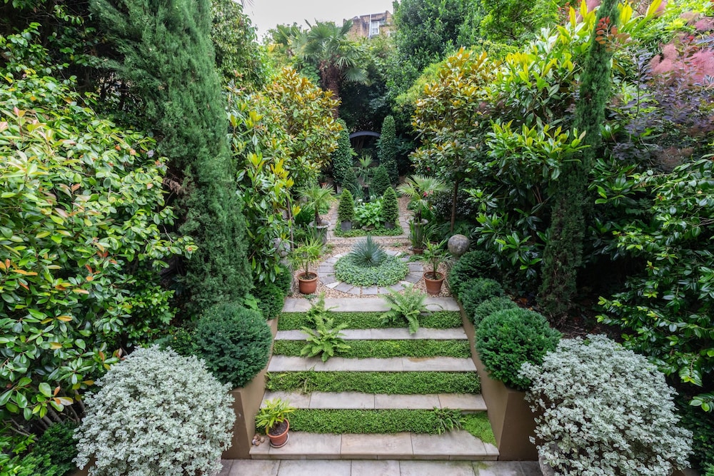 Penywern Road IV by Onefinestay