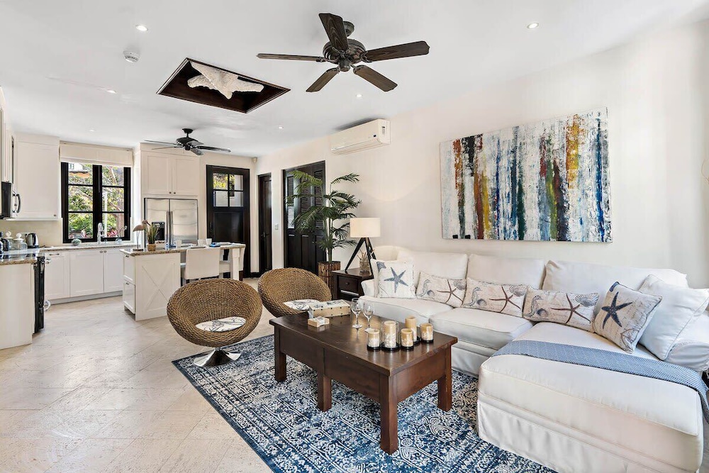 Stylish Beach-Themed Condo with Two Bedrooms and Lovely Ocean Views