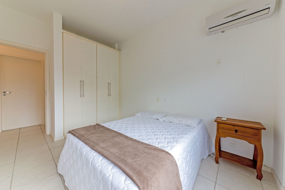 Apt With Pool 250m From Jurere Beach Aya201