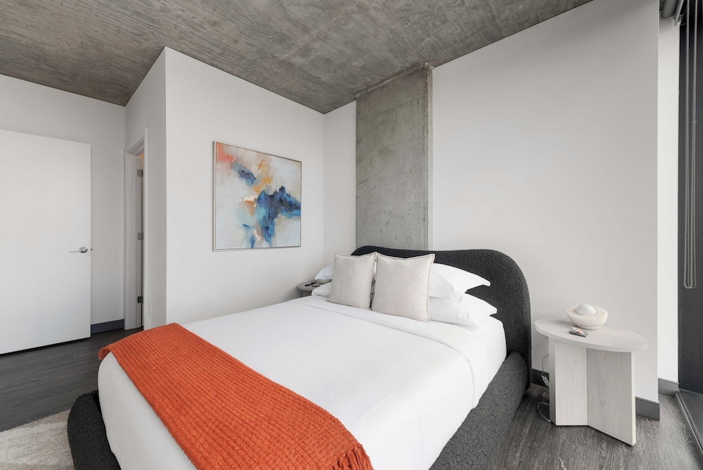 Cloud9 6 apt for 30ppl Fulton Market The Nouveau