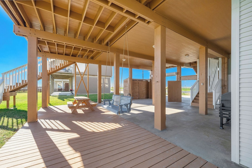 Beach Heaven by Ryson Vacation Rentals