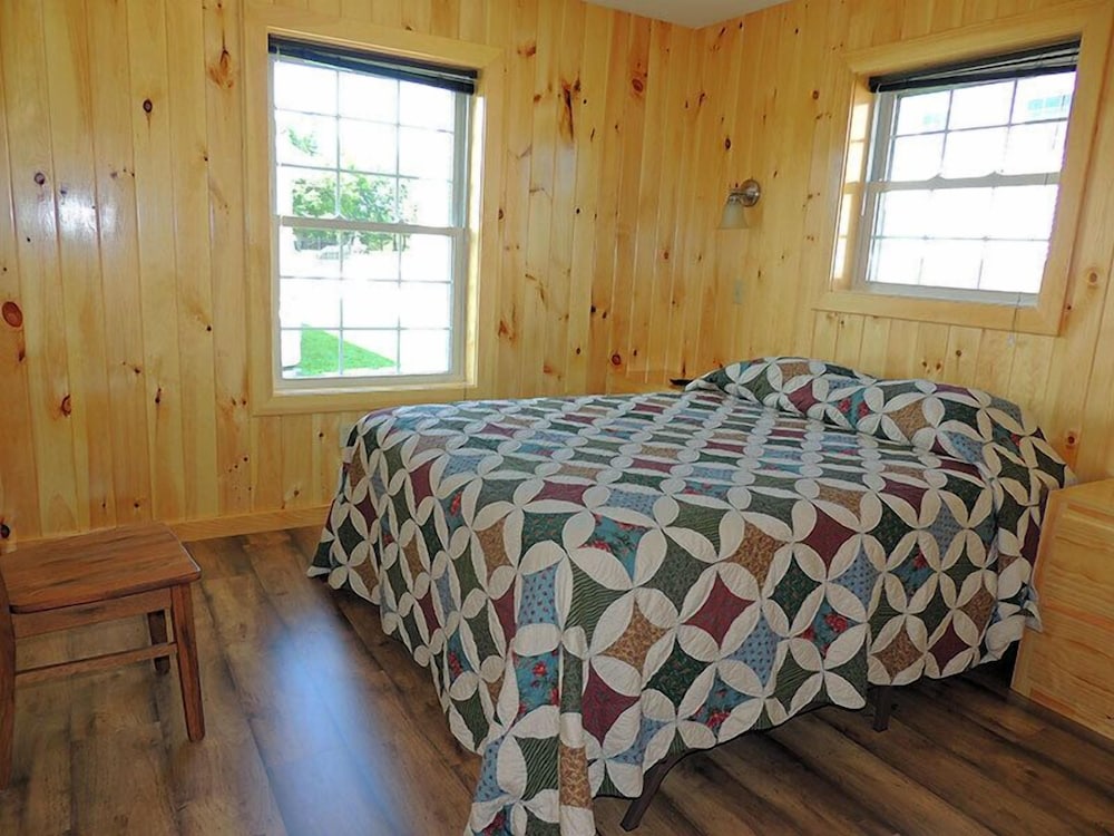 Angel Rock Waterfront Cottages and Vacation Homes