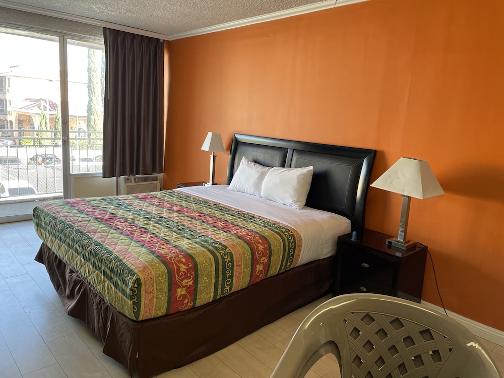 Pasadena Rose Inn - Property Image 3