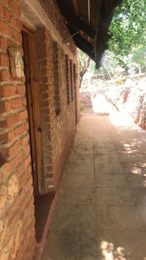 Deans Hillview Backpackers - Hostel