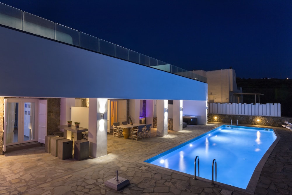 Amperian Mykonos Suites & Villas