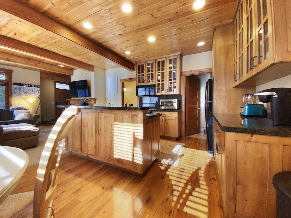 Deer Valley Escapes - Park City Ski Resort Condos