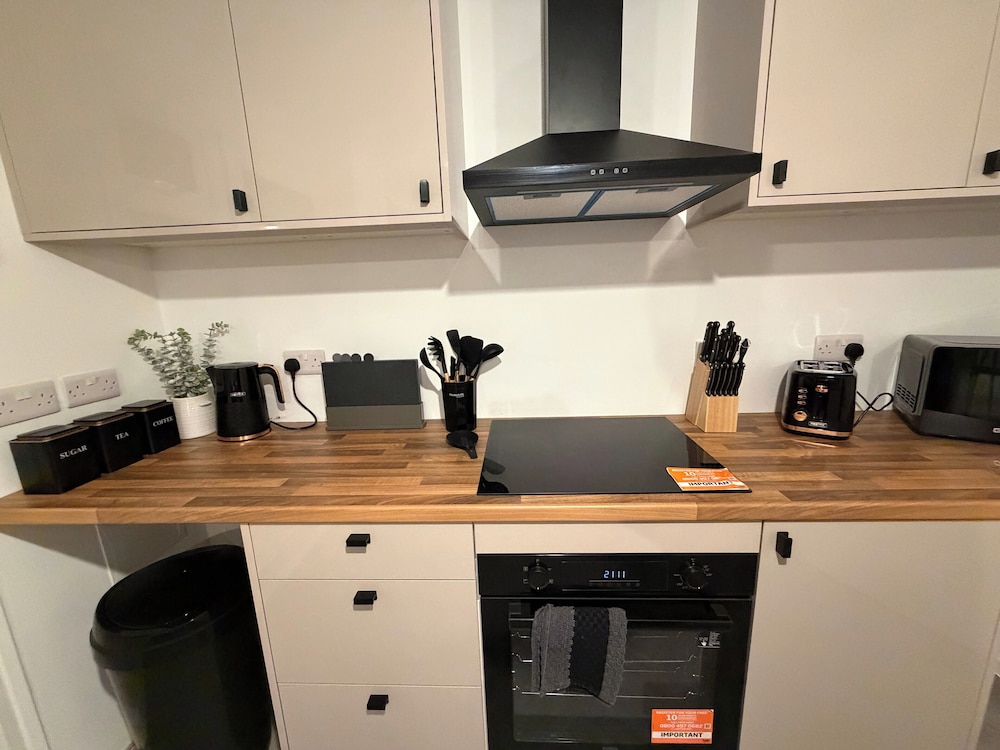 Stafford Cosy Retreat - 2 Bedroom House