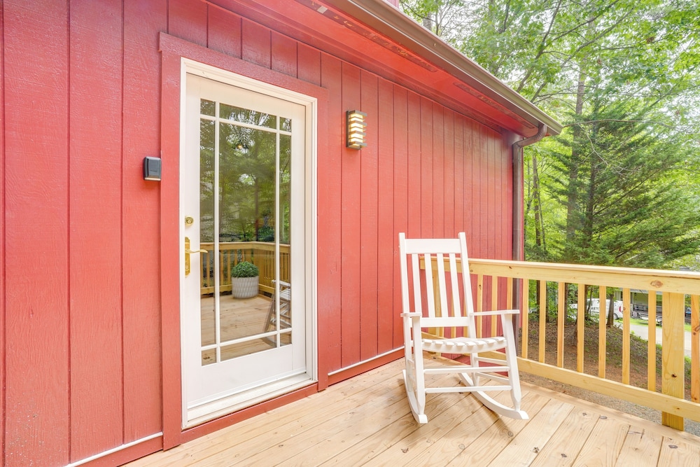 Pet-friendly Lake Monticello Home w/ Perks!
