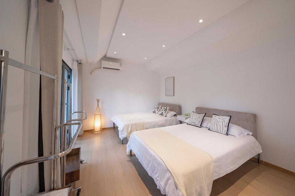 Book and Bed - Xujiahui