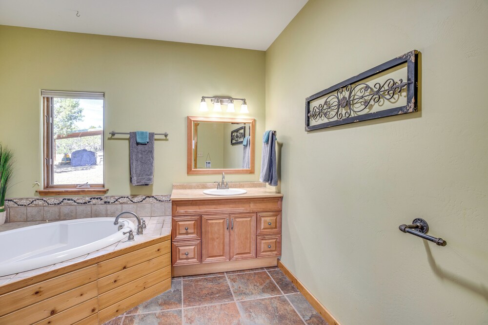 Hunt, Fish & Explore: Mtn-view Home in Hotchkiss