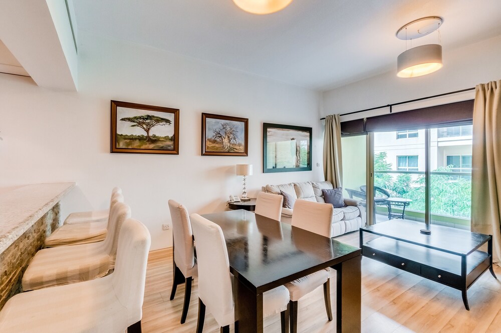 1 Bedroom Apartment Greens