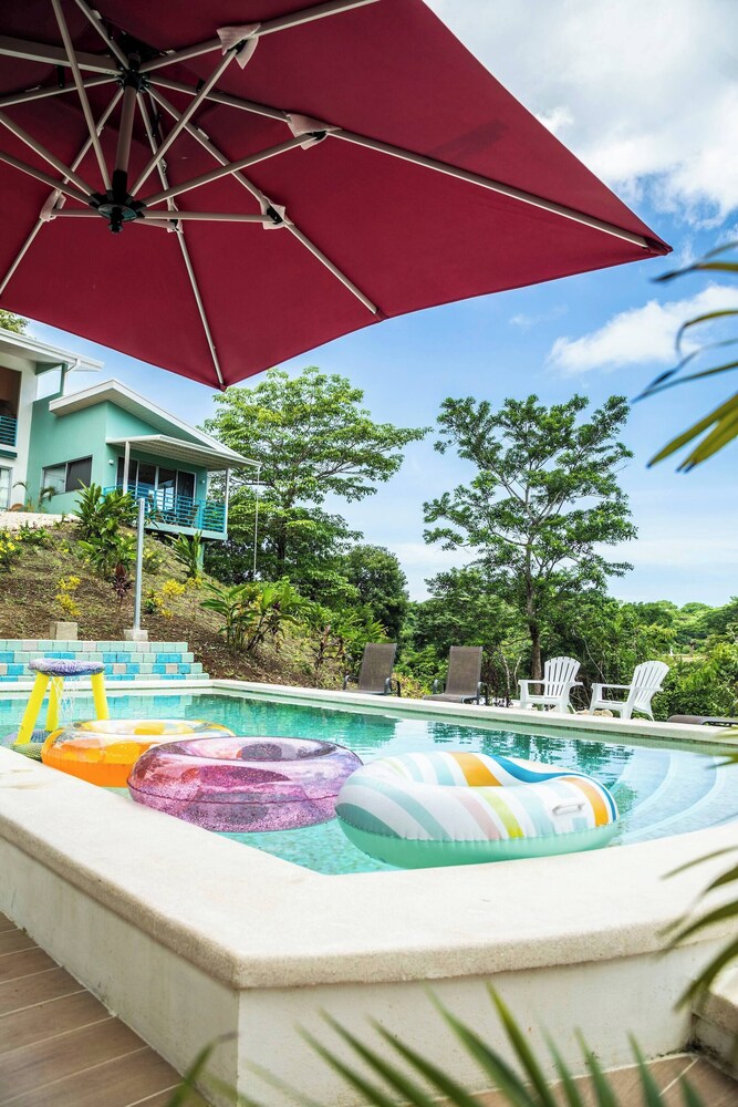 Private Saltwater Pool, Mountain Views, 3min Beach