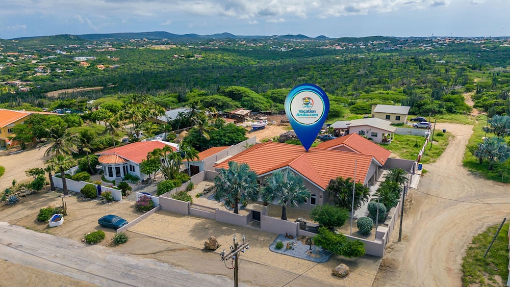 Central 4br3ba Villa w Ocean Views Private Pool