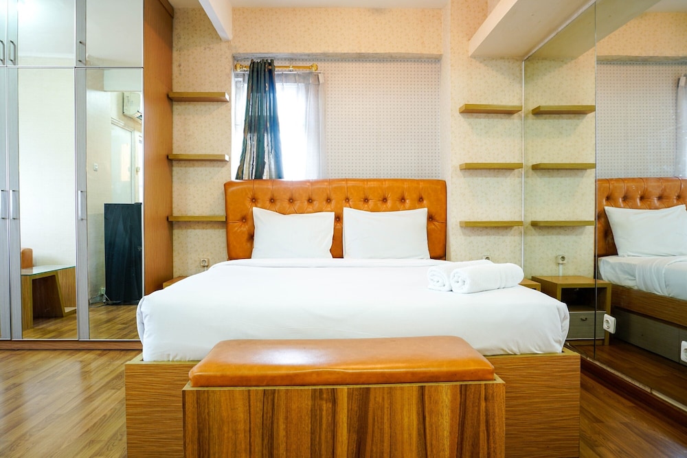 Furnished Studio with Comfortable Design Green Pramuka Apartment view 2