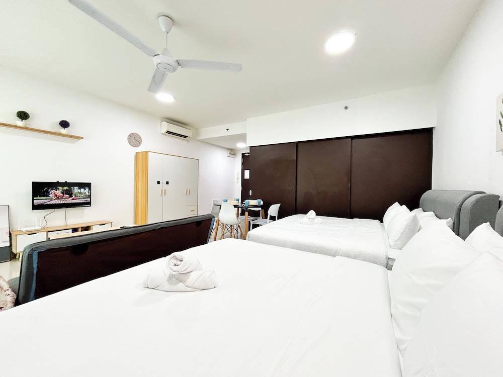 Trefoil by Manhattan Group